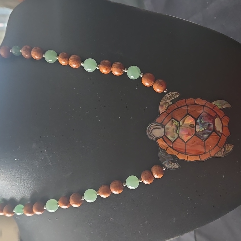 Vintage Lee Sands Turtle With Inlade Of Mother Of Pearl. - Picture 4 of 4